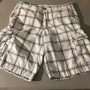 Aeropostale Men's Plaid Authentic Cargo Shorts